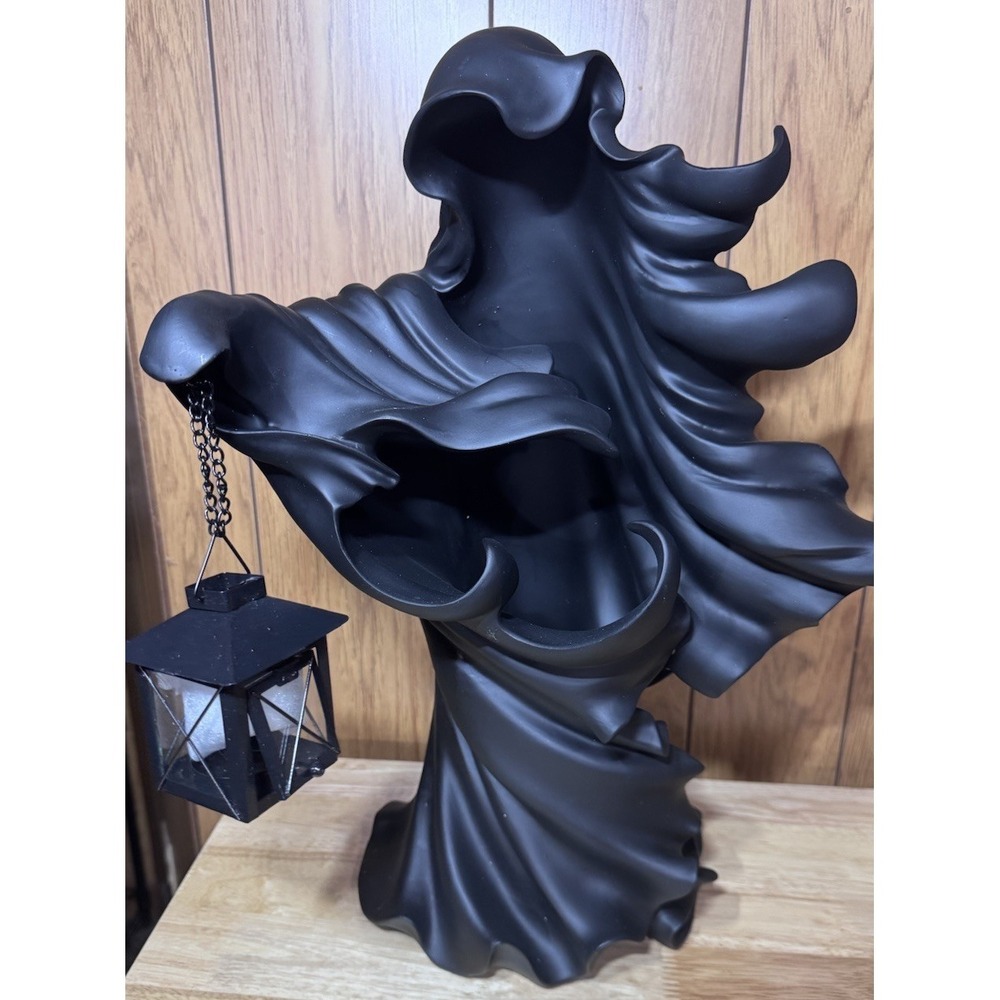 Cracker Barrel Exclusive 2025 Black Resin Ghost with Lantern 18" SHIPS NOW NIB